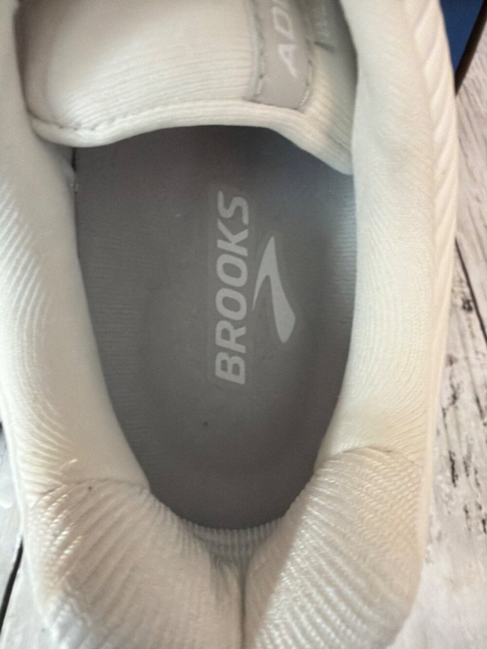 Brooks Addiction Walker 2 Women's White Leather Walking Shoes Sz 10.5 USED w/Box - Picture 4 of 13